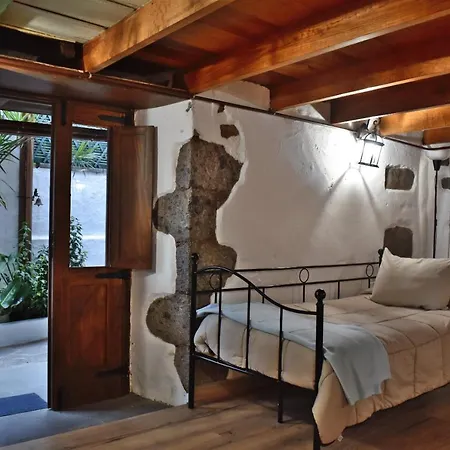 Casa Mama Lola-ca'penate Holiday home *